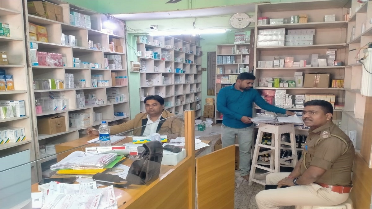 jharkhand cid raids drug stores in health ministers area jamtara