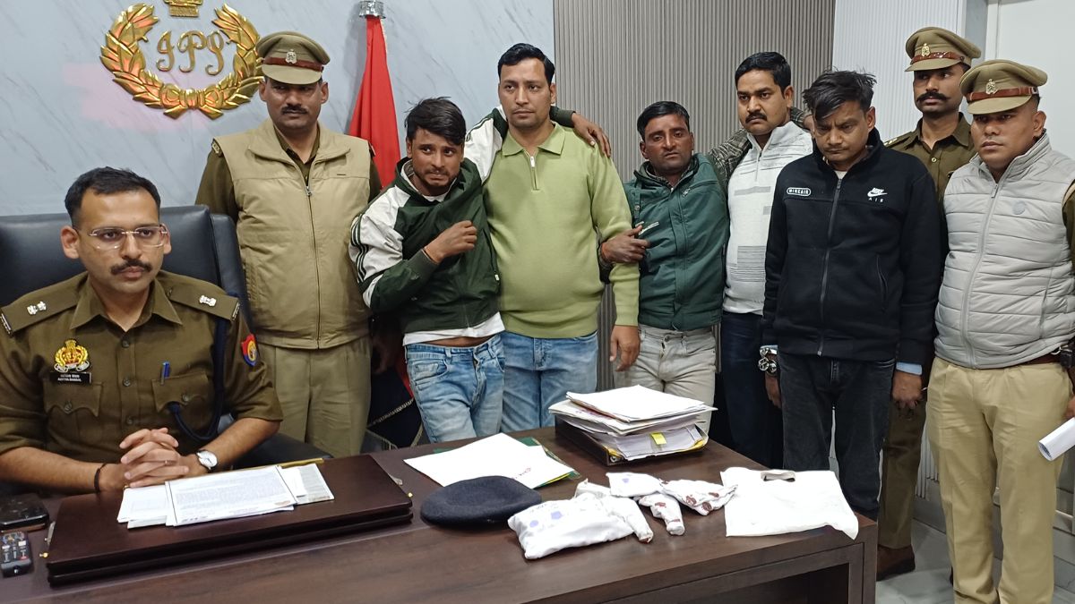 muzaffarnagar three arrested after encounter with nomadic gang