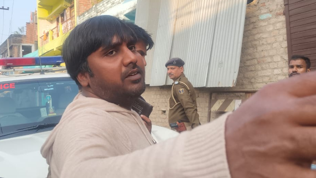 patna daylight robbery of 525 lakh in beur bikeborne criminals involved