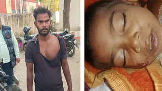 प्रयागराज एसआरएन अस्पताल में बच्चे की मौत के बाद डॉक्टरों की मारपीट का आरोप लगाता मासूम का मामा। जागरण