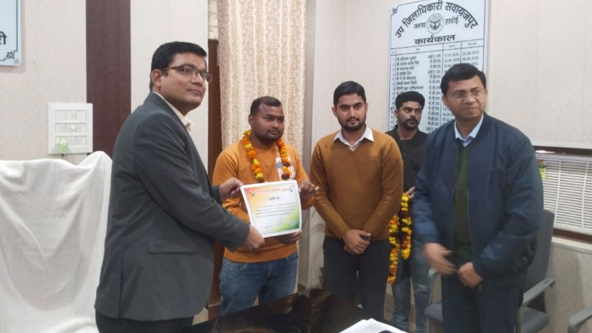 sir in hardoi more than 97 percent sir forms submitted in hardoi last date 11th december