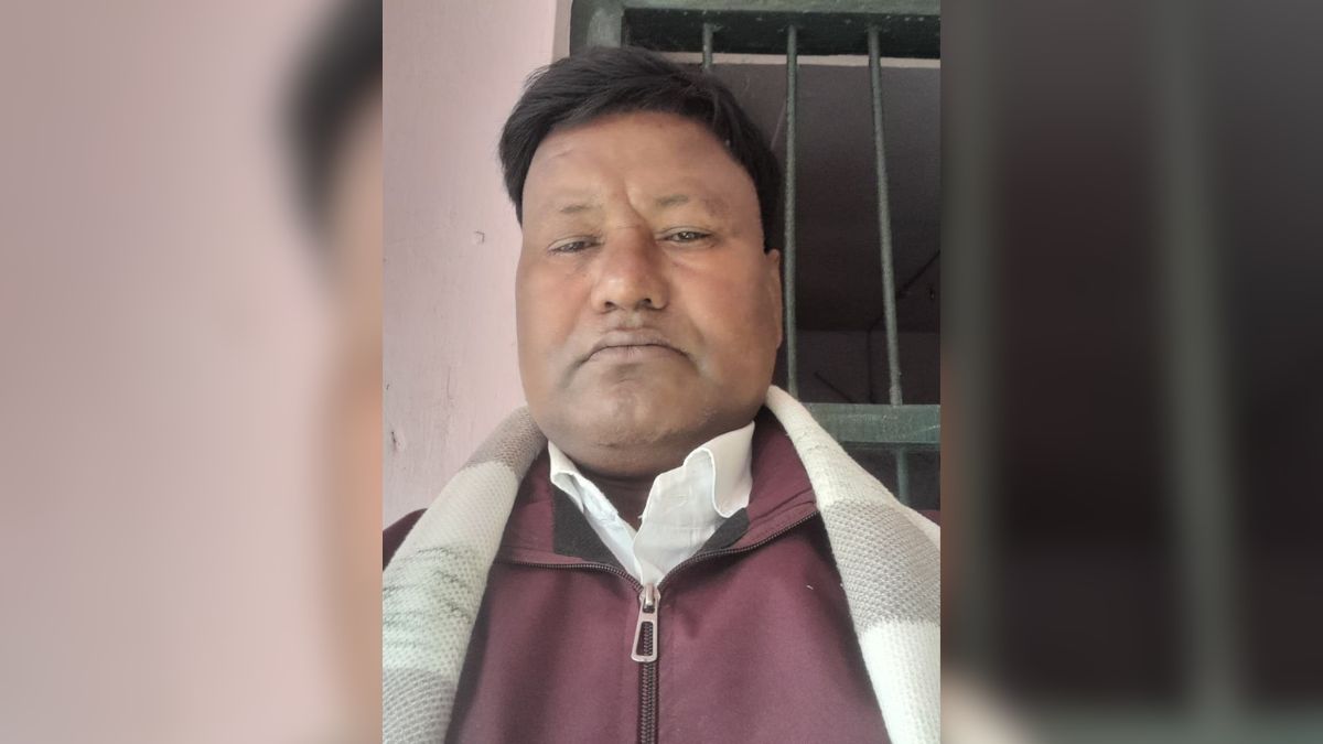 teacher dies after falling from roof in ara bihar