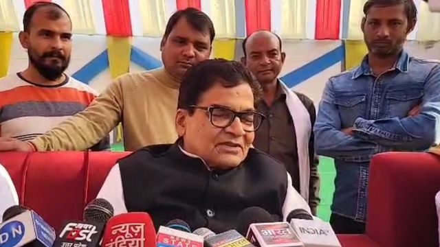 'भाजपा नहीं चाहती विपक्षियों का शत प्रतिशत वोट बनें', सपा राष्ट्रीय महासचिव रामगाेपाल यादव का निशाना
