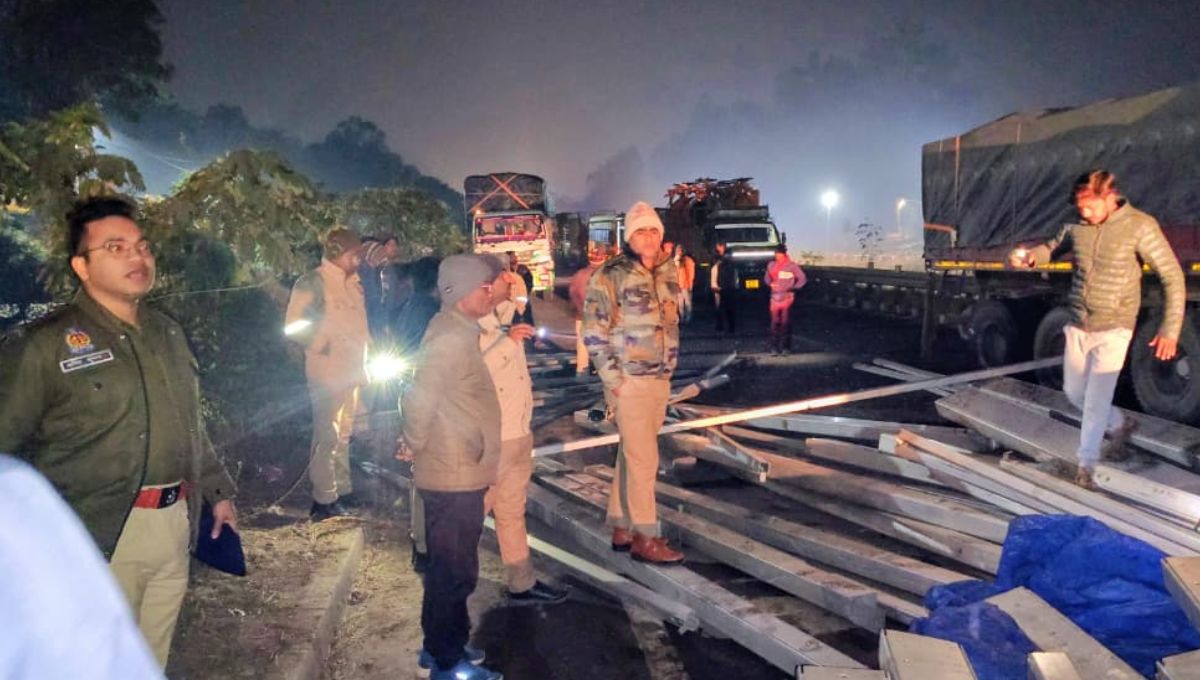 sant kabir nagar accident trailer dcm collision kills two injures five