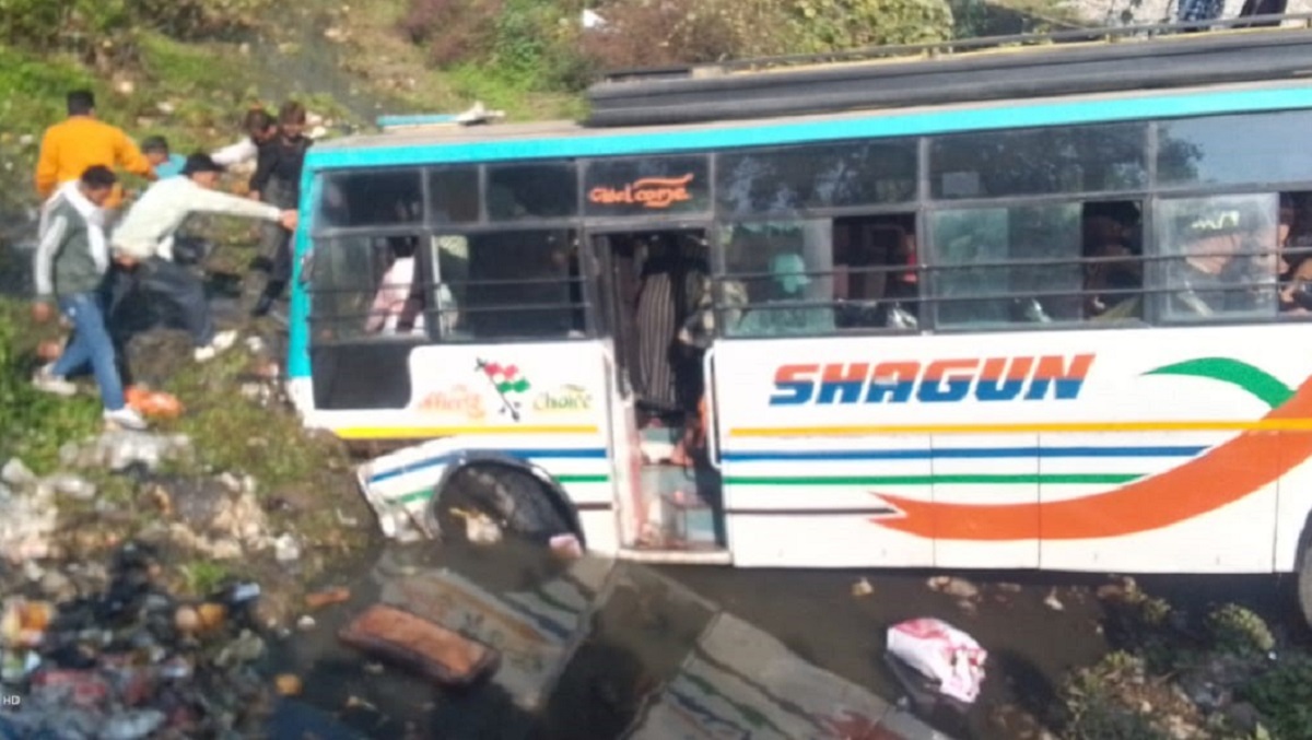 bus accident 24 injured as bus falls from bridge in accident