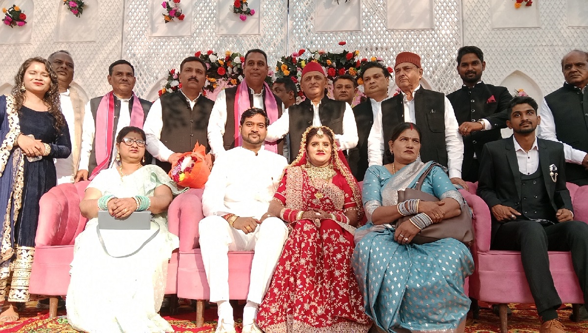 akhilesh yadav those who scare with bulldozers are now afraid