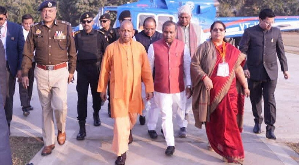yogi adityanath ensure government schemes reach the public