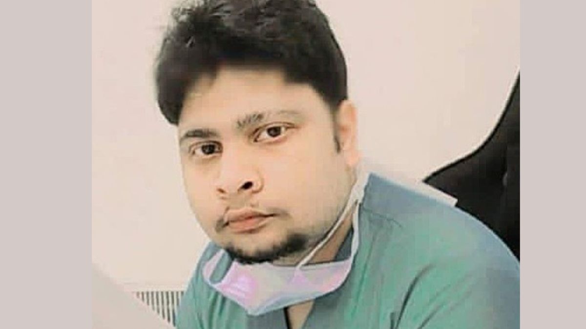 bahadurgarh road accident bike collides with parked dumper technician dies