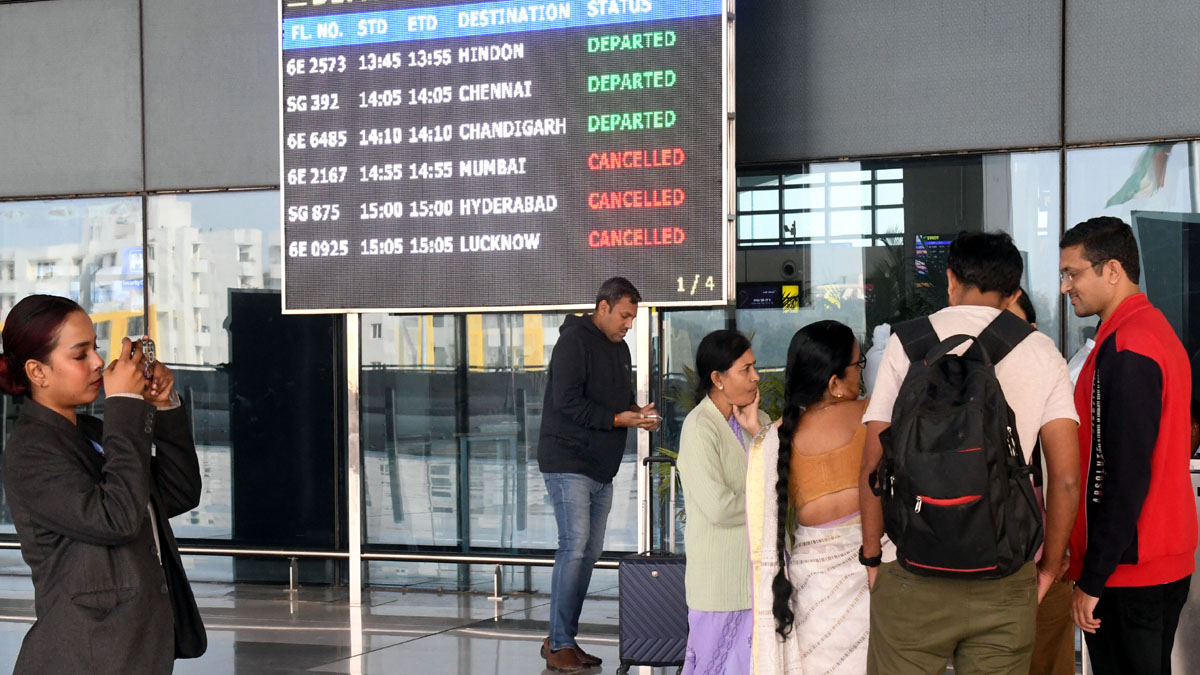 indigo flights cancellation patna airport operations disrupted passengers stranded