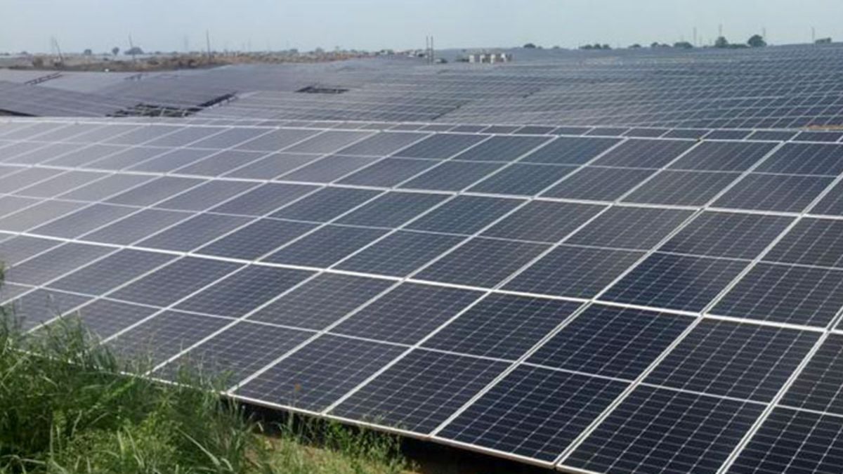 solar energy yogi adityanath government created history by setting a record for the installation of three lakh solar plant