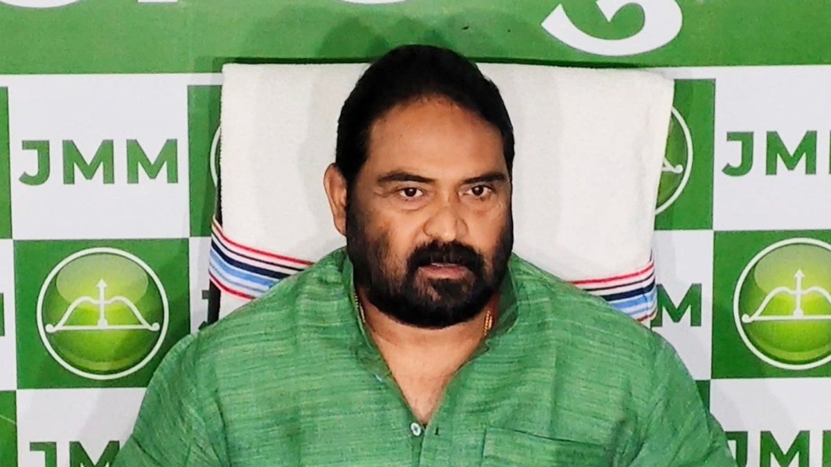 jmm slams jp nadda statement and says bjp politics is biggest threat then infiltration