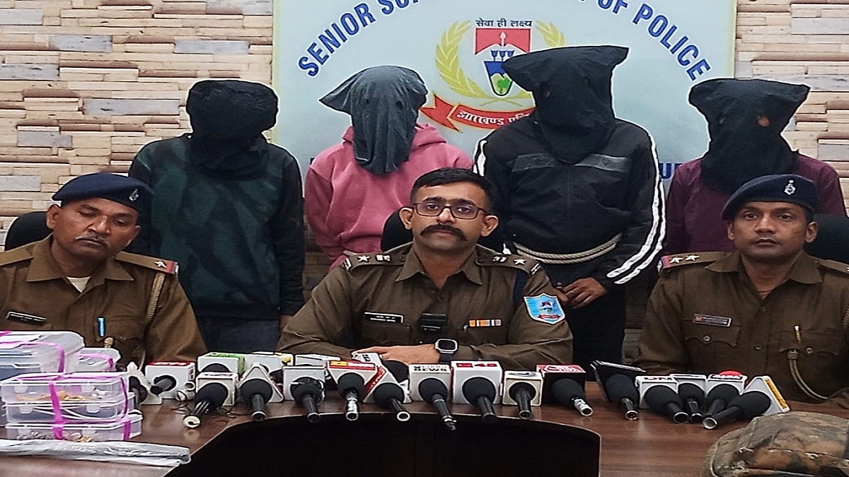 jamshedpur police solve theft case four arrested jewelry recovered