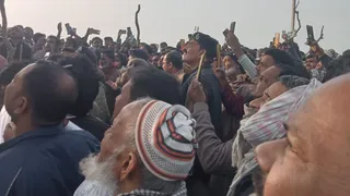 पेड़ से लटकता मिला मजदूर का शव