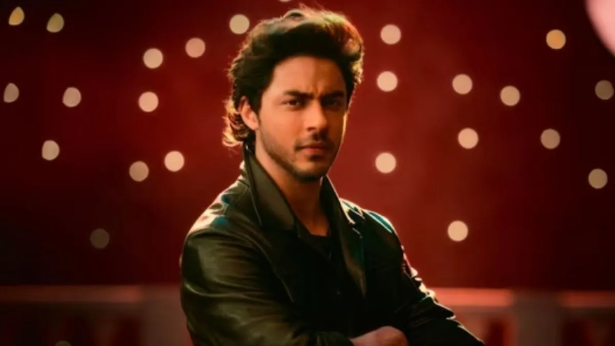 Aryan Khan ने भीड़ में इस शख्स को दिखाई थी 'मिडिल फिंगर', विवाद के बाद इस दोस्त ने दी सफाई
