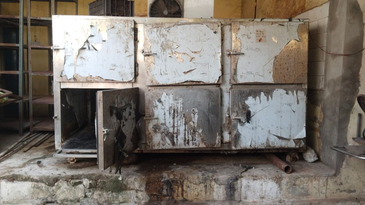 unidentified body decaying raising questions on system in haridwar district hospital