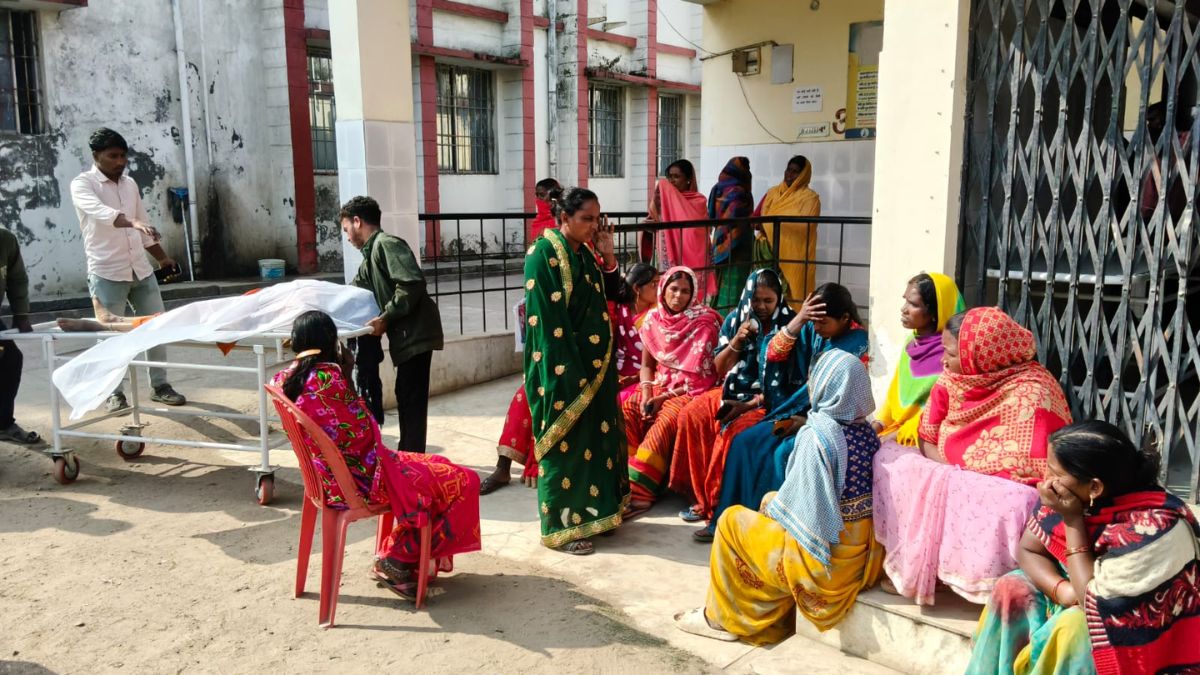 tragic death woman laborer killed by truck in hazaribagh