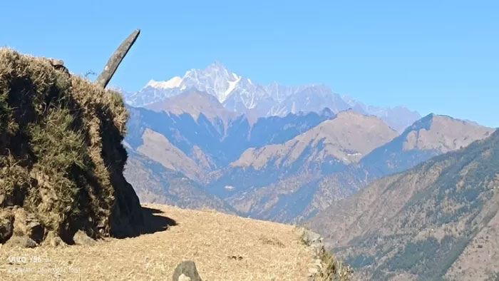 december first week passed dry with no rain or snowfall himalayas began to darken