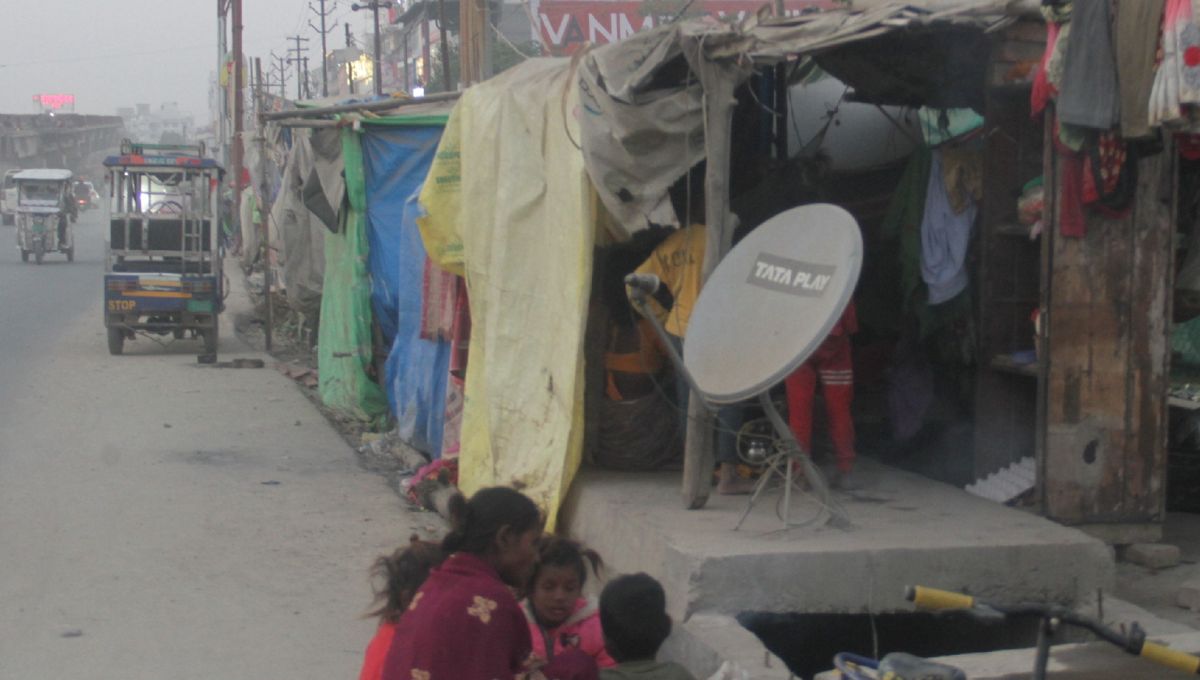 gorakhpur security breach unidentified people pose threat