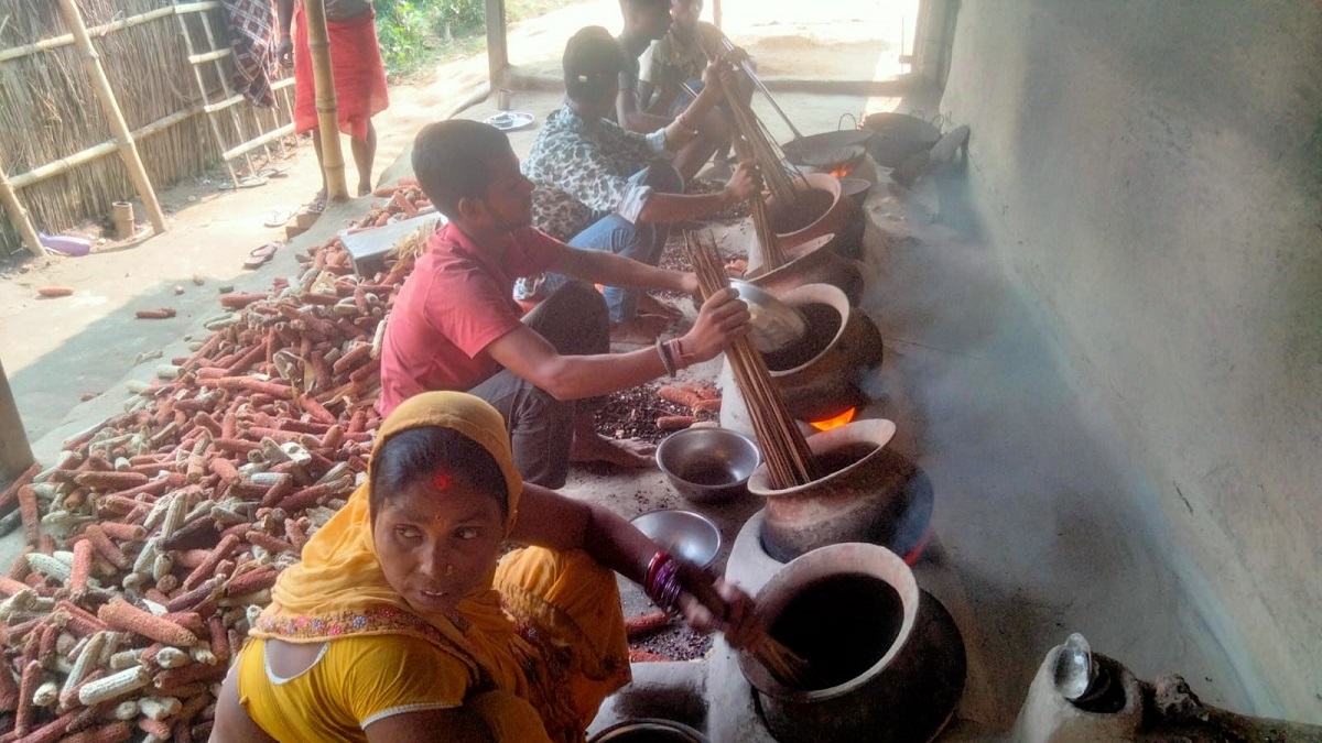 mithila makhana darbhanga farmers defy modernity with traditional methods