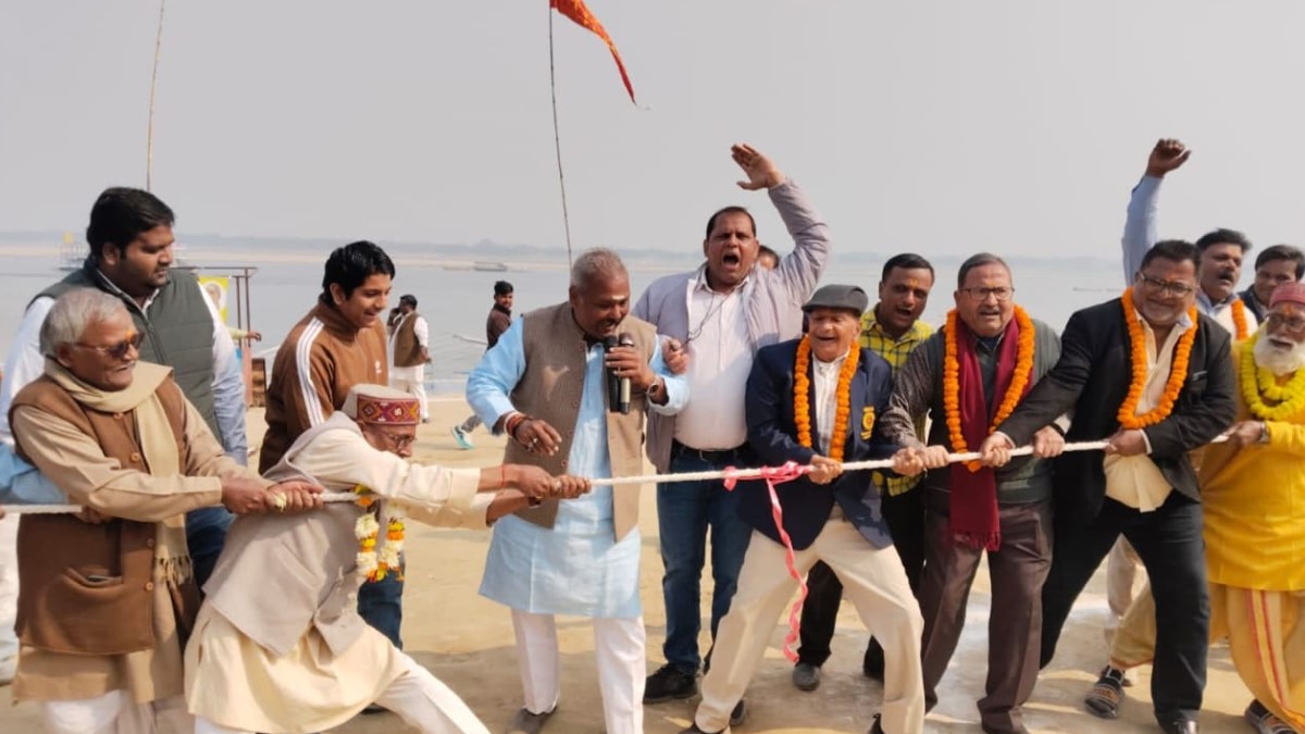 assi ghat elderly play traditional games in aththasi event