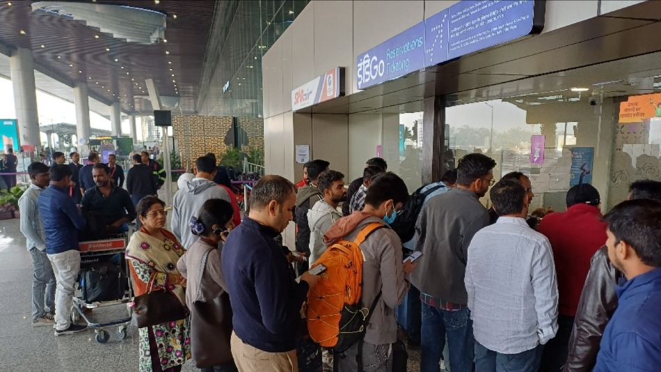 indigo flights cancelled at lucknow airport passenger arrested