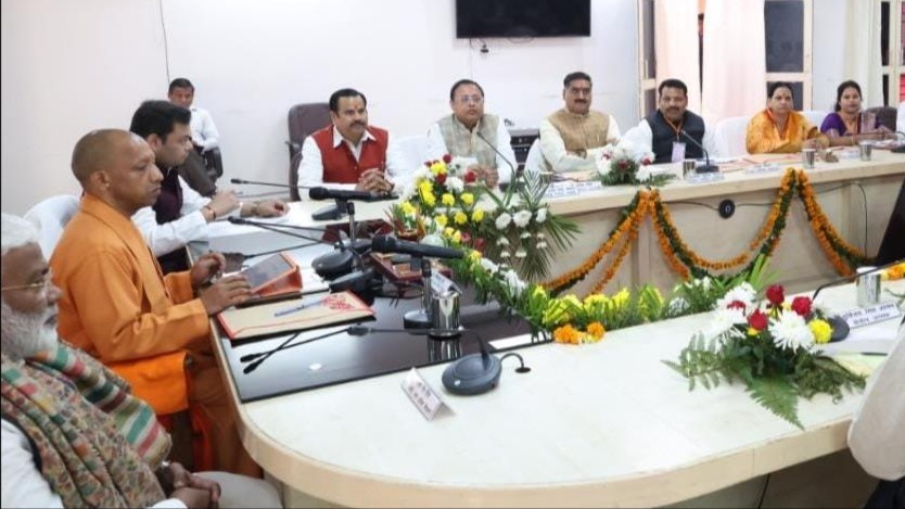 aligarh 1 million ton waste mountain troubles residents cm orders removal