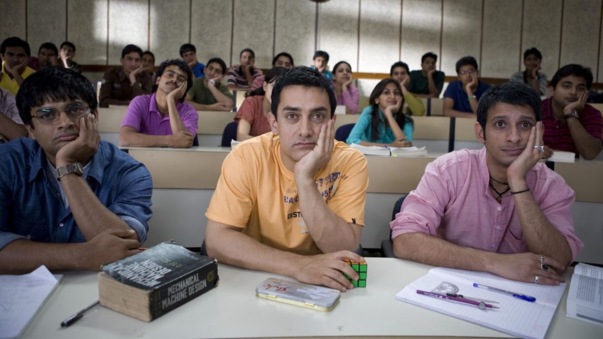 3 idiots sequel aamir khan sharman joshi and r madhavan to comeback in 3 idiots 2 as per report