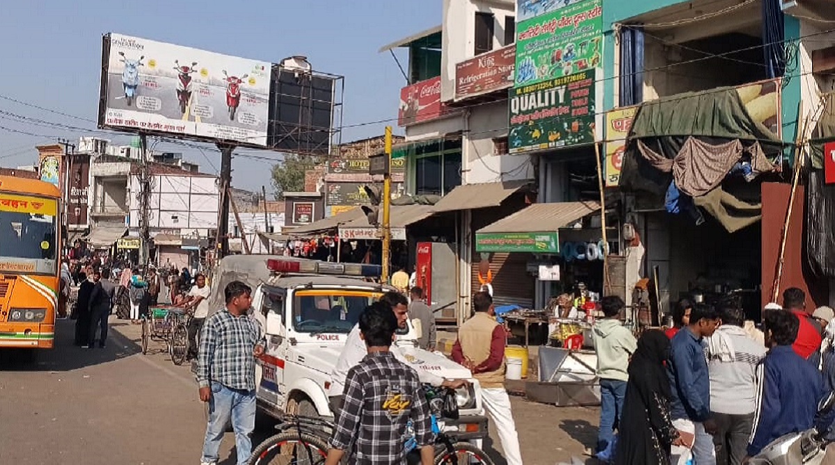 encroachment removal sparks uproar traders pelt corporation vehicle