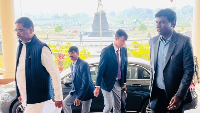 मुख्यमंत्री हेमंत सोरेन की अध्यक्षता में राज्य कैबिनेट की बैठक में कुल 33 प्रस्तावों को स्वीकृति प्रदान की गई।