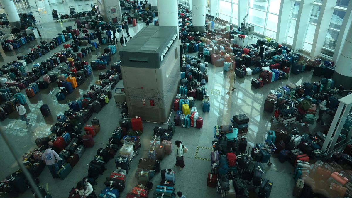 indigo crisis at igi airport luggage chaos and customer care issues
