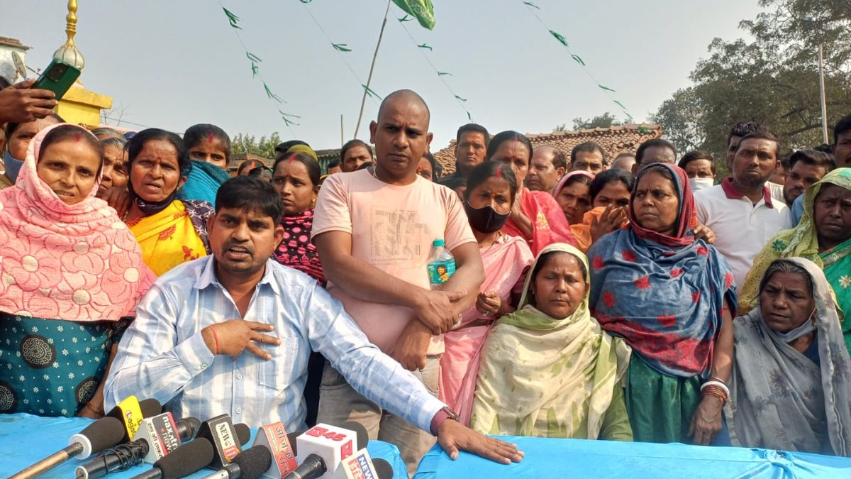 dhanbad gas leak affected residents refuse to leave