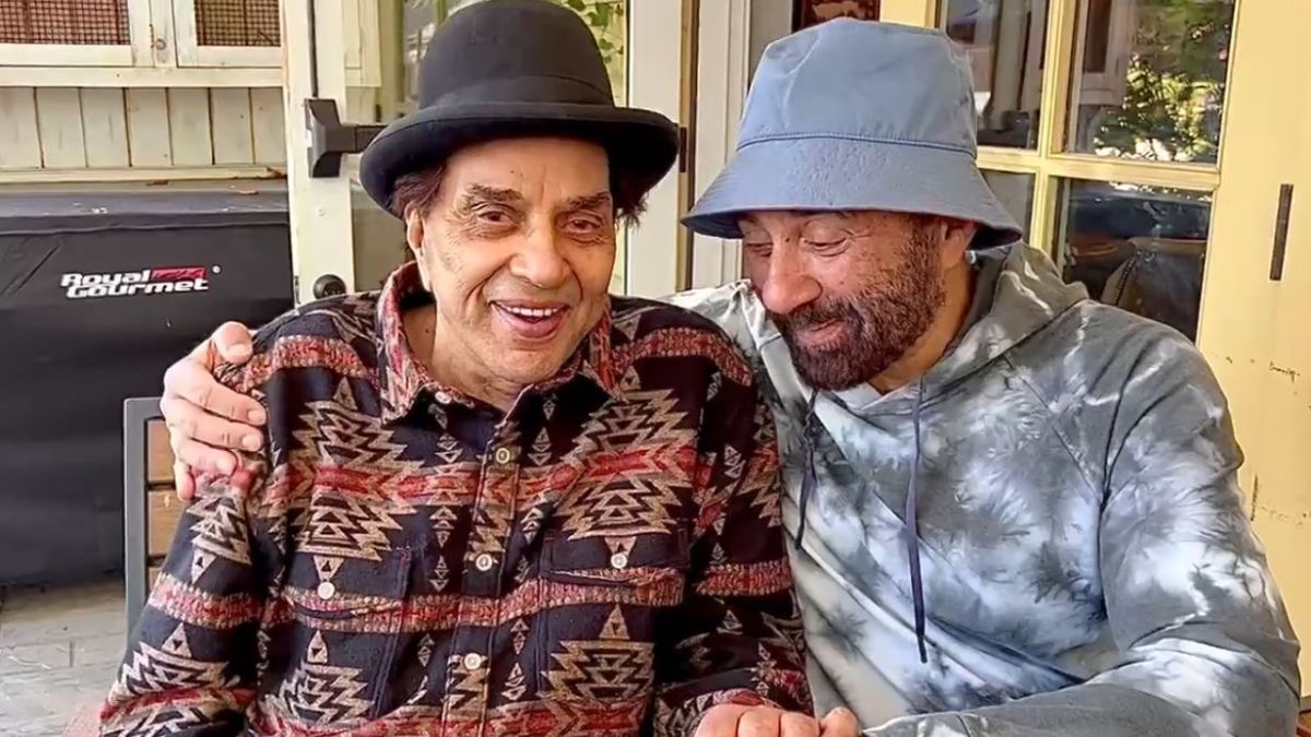 sunny deol gets emotional on father dharmendra birthday watch this video