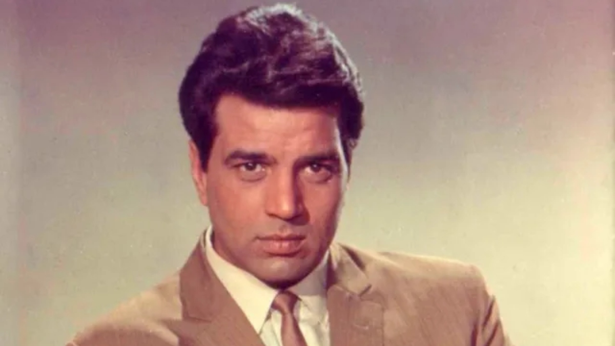 dharmendra birthday special when actor took risk to sign this gadar director movie in his stardom era
