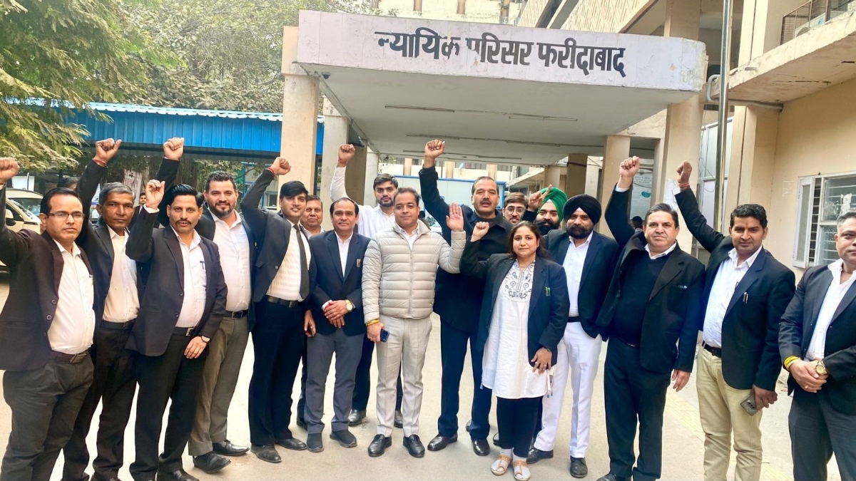 faridabad lawyer attacked over car dispute jaw broken bar association strike