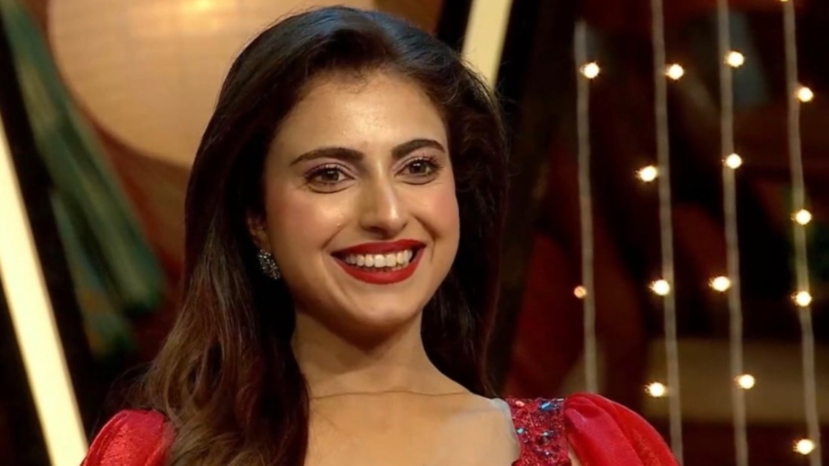 farrhana bhatt lose bigg boss 19 trophy because of her red dress as fans call it real curse of bigg boss