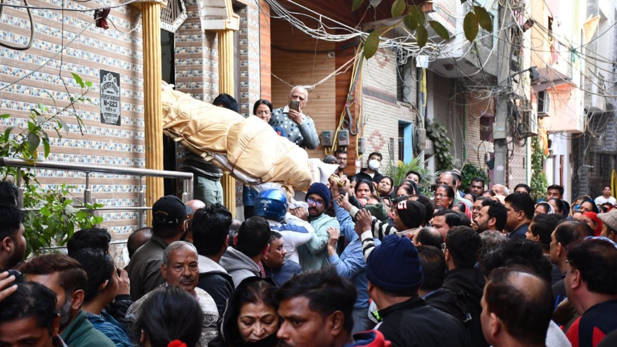 goa fire sadatpur mourns family loss