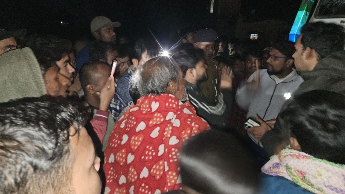 kishanganj road accident dumper kills motorcyclist wife and grandson injured