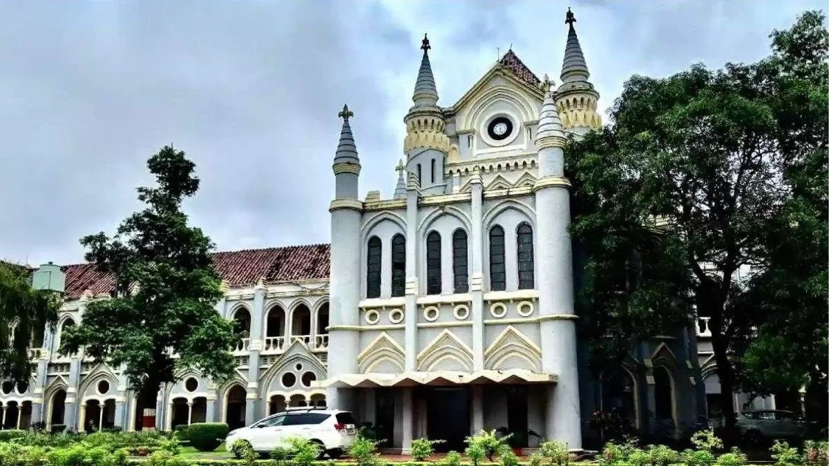 high court seeks report on miners death in jabalpur