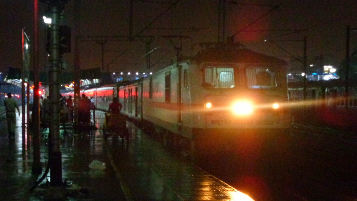 train disruptions dhanbadjhargram memu cancelled due to adra rail block