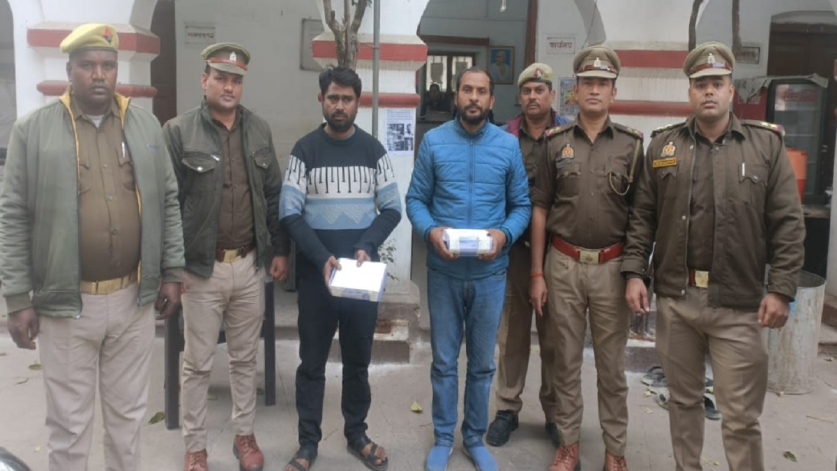 two accused arrested in civil lines they looted scrap dealers looters at prayagraj