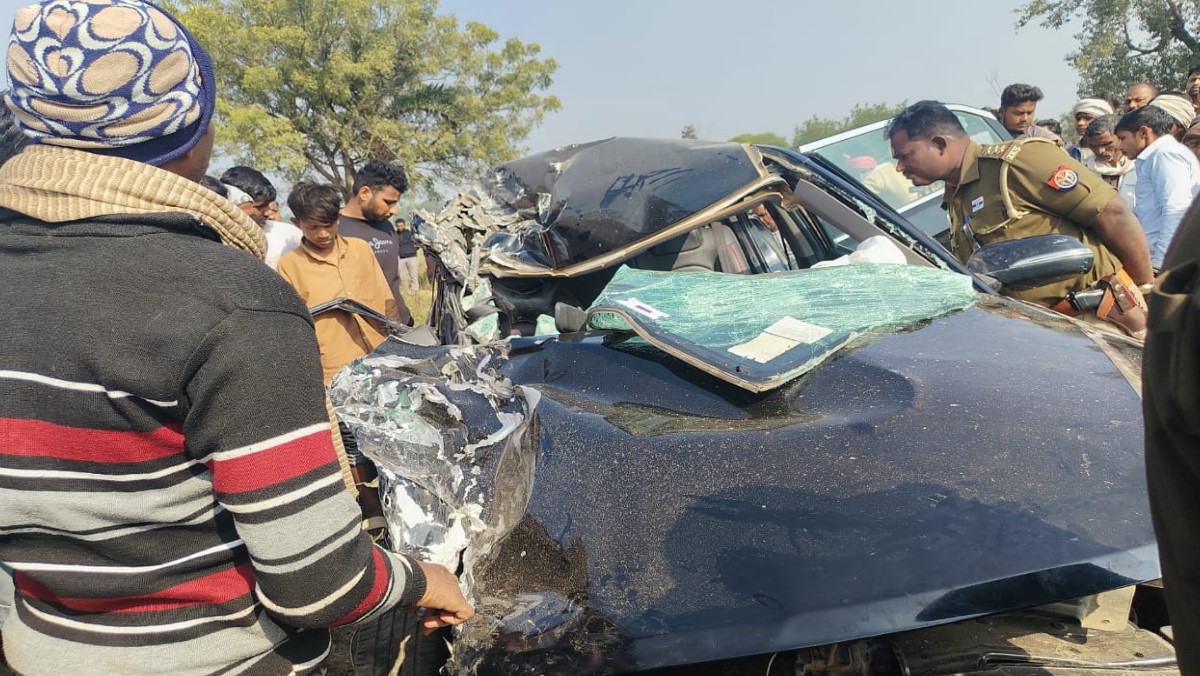 sonbhadra advocate dies in truck collision road blocked