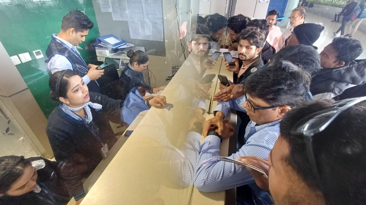 indigo airlines cancels 26 flights from lucknow airport 1600 passengers affected