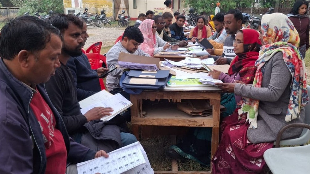 sir in up data entry accelerates as deadline nears 1 point 1 million forms processed