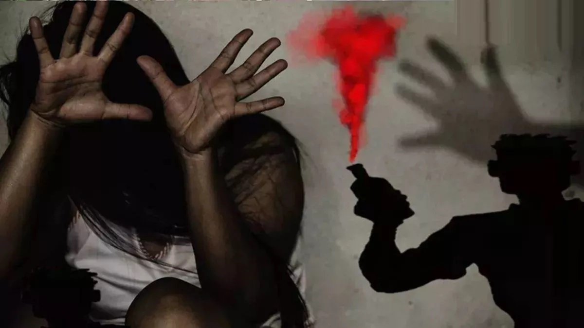 newly married woman attacked with acid in muzaffarpur admitted to skmch