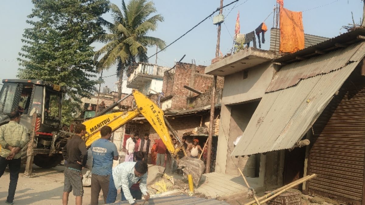 supaul antiencroachment drive bulldozers clear bhaptiyahi market