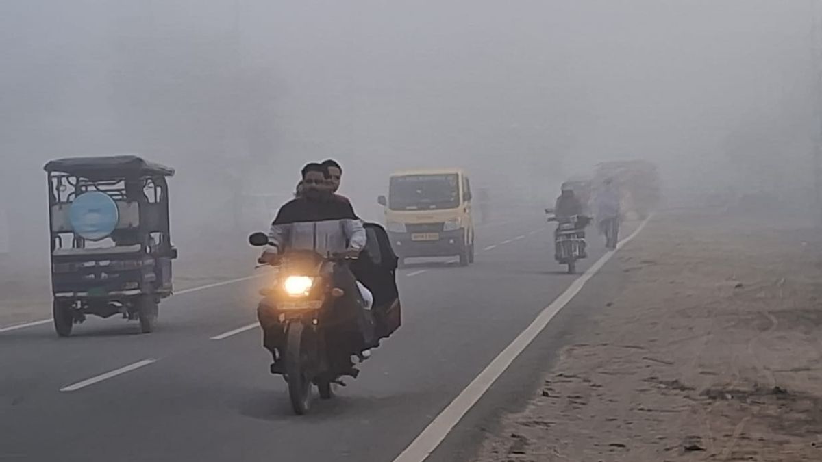 up weather update cold alert today agra lucknow kanpur meerut gorakhpur bareilly moradabad weather forecast