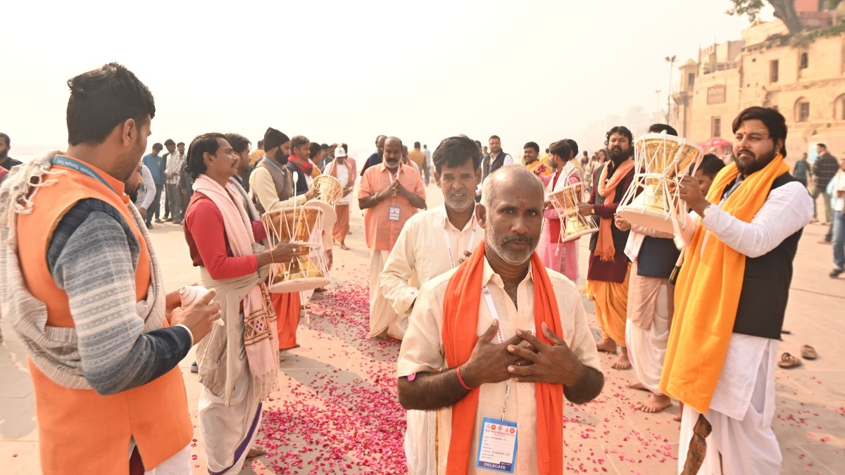 kashi tamil sangamam group visits kashi vishwanath temple