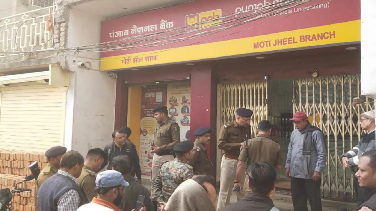 muzaffarpur crime robbery of 311 lakh from petrol pump worker