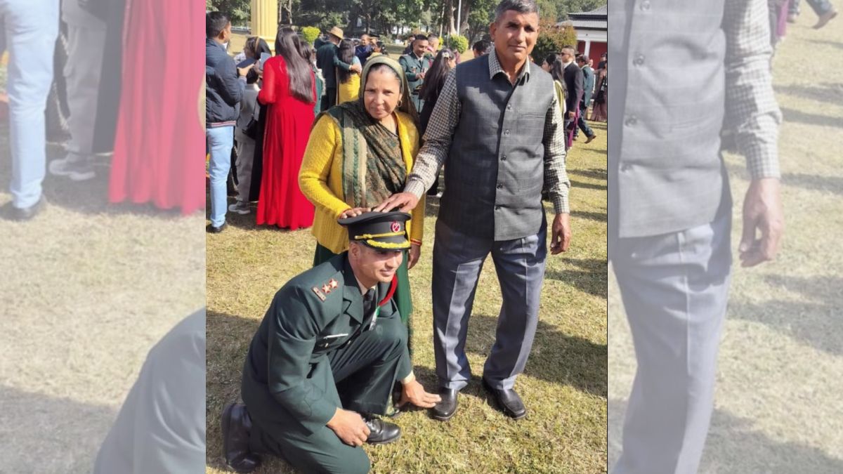lokesh became lieutenant in the indian army his parents pinned the stars on his shoulders