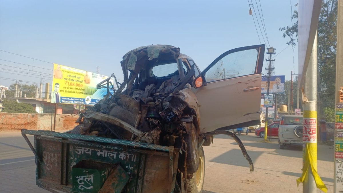 mathura accident car crashes into tractor on bareilly jaipur highway three friends dead